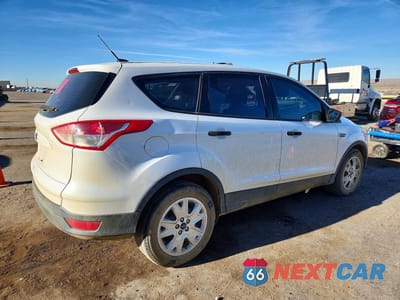 Trzecie zdjęcie samochodu z tyłu: 2016 FORD ESCAPE S VIN:1FMCU0F7XGUA53678 - miniatura