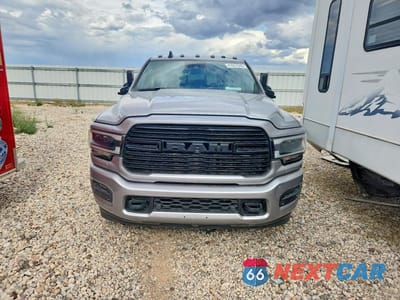Piąte zdjęcie samochodu w środku: 2020 RAM 3500 LARAMIE VIN:3C63RRML9LG166830 - miniatura