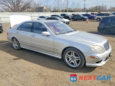 Czwarte zdjęcie samochodu z boku: 2006 MERCEDES-BENZ S VIN:WDBNG70J26A462385 - miniatura