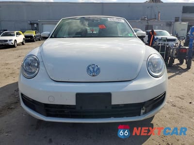 Piąte zdjęcie samochodu w środku: 2015 VOLKSWAGEN BEETLE 1.8T VIN:3VW517AT5FM816578 - miniatura