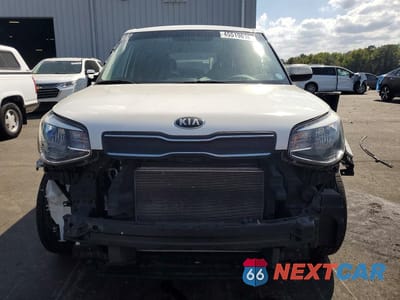 Piąte zdjęcie samochodu w środku: 2019 KIA SOUL BASE VIN:KNDJN2A25K7005898 - miniatura
