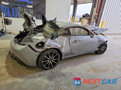 Trzecie zdjęcie samochodu z tyłu: 2022 TOYOTA GR86 BASE VIN:JF1ZNBC16N8753605 - miniatura