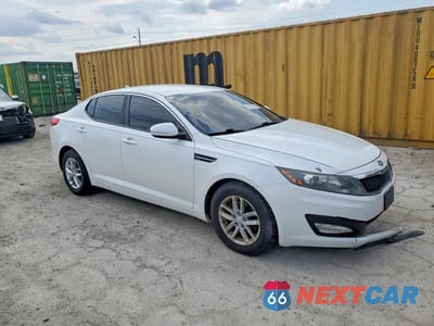 Czwarte zdjęcie samochodu z boku: 2012 KIA OPTIMA LX VIN:5XXGM4A79CG027142 - miniatura