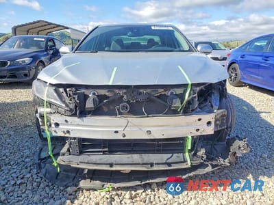 Piąte zdjęcie samochodu w środku: 2020 TOYOTA CAMRY HYBRID SE VIN:4T1J31AK7LU533036 - miniatura