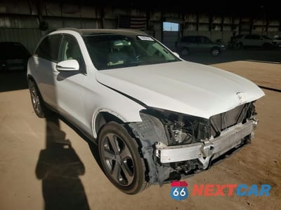 Czwarte zdjęcie samochodu z boku: 2017 MERCEDES-BENZ GLC 300 VIN:WDC0G4JB1HF133128 - miniatura