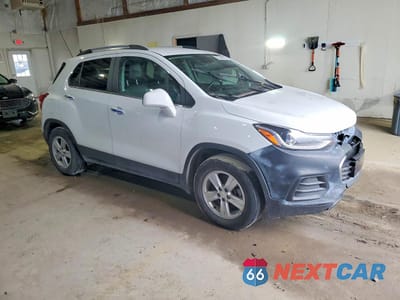 Czwarte zdjęcie samochodu z boku: 2020 CHEVROLET TRAX 1LT VIN:KL7CJLSB9LB011031 - miniatura