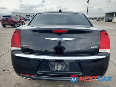 Zdjęcie 6 z 11 samochodu: 2018 CHRYSLER 300 TOURING VIN:2C3CCARG2JH235026 - miniatura