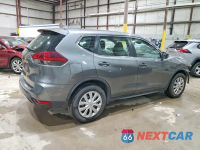 Trzecie zdjęcie samochodu z tyłu: 2019 NISSAN ROGUE S VIN:5N1AT2MT0KC717300 - miniatura