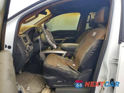 Zdjęcie 7 z 11 samochodu: 2023 NISSAN TITAN XD SV VIN:1N6AA1FB7PN116810 - miniatura