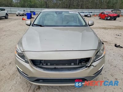 Piąte zdjęcie samochodu w środku: 2017 VOLVO S60 PREMIER VIN:LYV402HK8HB150522 - miniatura