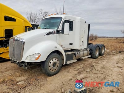 Drugie zdjęcie samochodu z przodu: 2020 KENWORTH T680 SEMI TRUCK VIN:1XKYDP9X5LJ304394 - miniatura