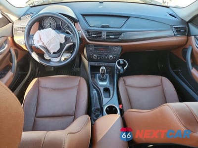 Zdjęcie 8 z 13 samochodu: 2014 BMW X1 XDRIVE28I VIN:WBAVL1C59EVY18845 - miniatura