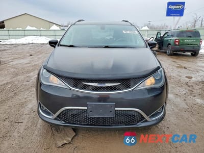 Piąte zdjęcie samochodu w środku: 2017 CHRYSLER PACIFICA TOURING L VIN:2C4RC1BG4HR821439 - miniatura