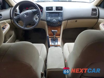 Zdjęcie 8 z 12 samochodu: 2004 HONDA ACCORD EX VIN:1HGCM56644A030629 - miniatura