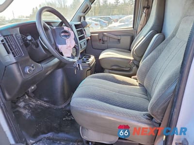Zdjęcie 7 z 12 samochodu: 2017 GMC SAVANA G2500 VIN:1GTW7AFF7H1315830 - miniatura