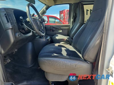 Zdjęcie 7 z 13 samochodu: 2018 GMC SAVANA 2500 CARGO DELIVERY VAN VIN:1GTW7AFG5J1902025 - miniatura