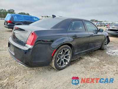 Trzecie zdjęcie samochodu z tyłu: 2015 CHRYSLER 300 S VIN:2C3CCABG2FH743160 - miniatura