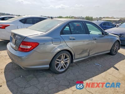 Trzecie zdjęcie samochodu z tyłu: 2013 MERCEDES-BENZ C 250 VIN:WDDGF4HB3DA879414 - miniatura