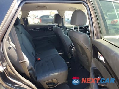 Zdjęcie 11 z 13 samochodu: 2019 KIA SORENTO LX VIN:5XYPG4A3XKG509455 - miniatura