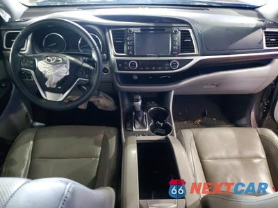 Zdjęcie 8 z 13 samochodu: 2016 TOYOTA HIGHLANDER LIMITED PLATINUM VIN:5TDDKRFH0GS283150 - miniatura