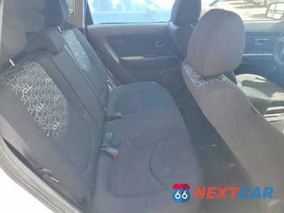 Zdjęcie 11 z 12 samochodu: 2011 KIA SOUL + VIN:KNDJT2A25B7710612 - miniatura