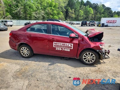 Czwarte zdjęcie samochodu z boku: 2017 CHEVROLET SONIC LT VIN:1G1JD5SH4H4132989 - miniatura