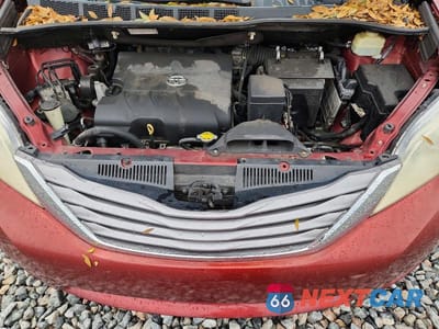 Zdjęcie 12 z 13 samochodu: 2016 TOYOTA SIENNA XLE 8-PASSENGER VIN:5TDYK3DC4GS704678 - miniatura