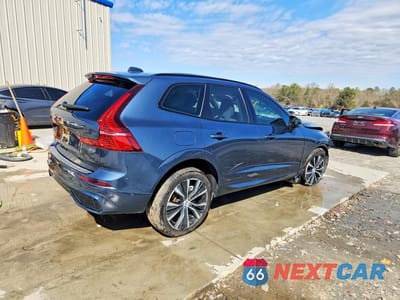 Trzecie zdjęcie samochodu z tyłu: 2023 VOLVO XC60 ULTIMATE VIN:YV4L12DX1P1311726 - miniatura