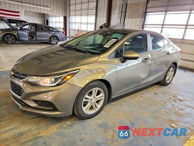 2018 CHEVROLET CRUZE LT 1G1BE5SM9J7234968 - główne zdjęcie licytacji z USA - miniatura