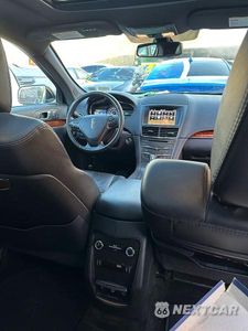 Zdjęcie 9 z 14 samochodu: 2018 LINCOLN MKT VIN:2LMHJ5NK0JBL00144 - miniatura