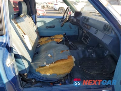 Zdjęcie 10 z 12 samochodu: 1986 TOYOTA PICKUP BASE VIN:JT4RN50RXG0142144 - miniatura