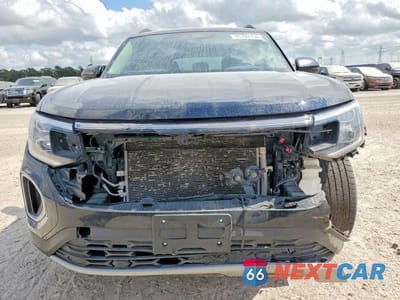 Piąte zdjęcie samochodu w środku: 2024 VOLKSWAGEN ATLAS SE VIN:1V2WR2CA2RC536782 - miniatura