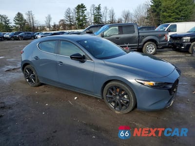 Czwarte zdjęcie samochodu z boku: 2024 MAZDA 3 PREFERRED VIN:JM1BPBLM5R1651680 - miniatura