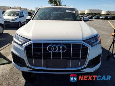Piąte zdjęcie samochodu w środku: 2021 AUDI Q7 PREMIUM VIN:WA1AJAF70MD030250 - miniatura