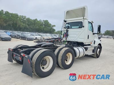 Czwarte zdjęcie samochodu z boku: 2019 INTERNATIONAL LT625 SEMI TRUCK VIN:3HCDZTZR2KL723142 - miniatura
