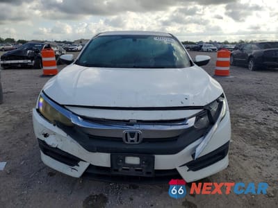 Piąte zdjęcie samochodu w środku: 2018 HONDA CIVIC LX VIN:2HGFC2F51JH601660 - miniatura