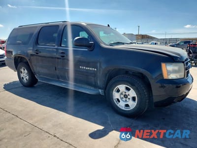 Czwarte zdjęcie samochodu z boku: 2010 CHEVROLET SUBURBAN K1500 LS VIN:1GNUKHE3XAR243395 - miniatura