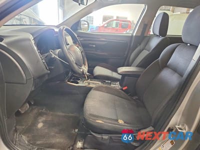 Zdjęcie 7 z 14 samochodu: 2020 MITSUBISHI OUTLANDER ES VIN:JA4AD2A32LZ048896 - miniatura