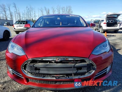 Piąte zdjęcie samochodu w środku: 2015 TESLA MODEL S 85 VIN:5YJSA1H16FFP78354 - miniatura