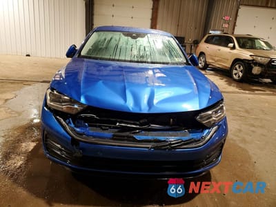 Piąte zdjęcie samochodu w środku: 2024 VOLKSWAGEN JETTA SE VIN:3VWEM7BU7RM094775 - miniatura