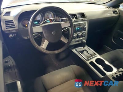 Zdjęcie 8 z 11 samochodu: 2009 DODGE CHALLENGER SE VIN:2B3LJ44V09H604634 - miniatura