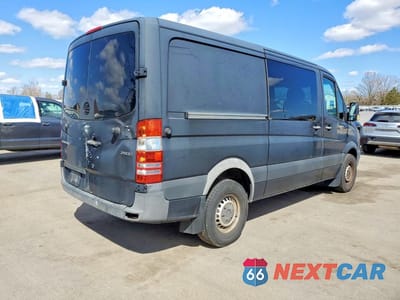 Trzecie zdjęcie samochodu z tyłu: 2017 MERCEDES BENZ SPRINTER 2500 VIN:WD4PE7CD7HP381426 - miniatura