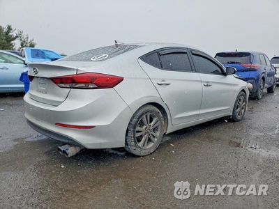 Trzecie zdjęcie samochodu z tyłu: 2018 HYUNDAI ELANTRA VALUE EDITION VIN:5NPD84LFXJH271881 - miniatura