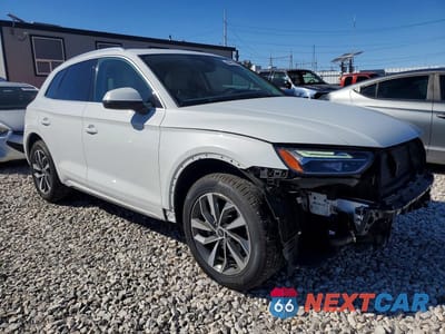 Czwarte zdjęcie samochodu z boku: 2021 AUDI Q5 PREMIUM VIN:WA1AAAFY3M2026908 - miniatura