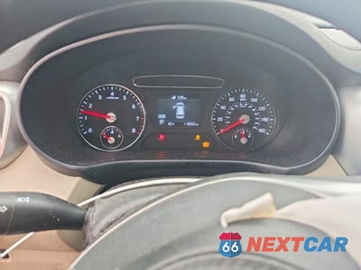 Zdjęcie 9 z 12 samochodu: 2019 KIA SORENTO LX VIN:5XYPG4A30KG558311 - miniatura