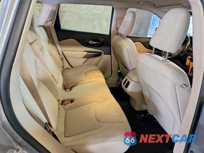 Zdjęcie 11 z 12 samochodu: 2019 JEEP CHEROKEE LATITUDE VIN:1C4PJMCB1KD201496 - miniatura
