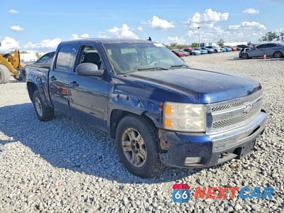 Czwarte zdjęcie samochodu z boku: 2011 CHEVROLET SILVERADO K1500 LT VIN:1GCPKSE37BF216306 - miniatura
