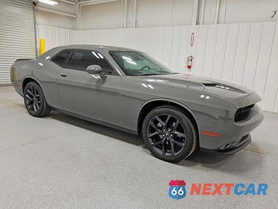 Czwarte zdjęcie samochodu z boku: 2023 DODGE CHALLENGER SXT VIN:2C3CDZAG1PH658602 - miniatura