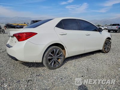Trzecie zdjęcie samochodu z tyłu: 2018 TOYOTA COROLLA SE VIN:5YFBURHE6JP816400 - miniatura