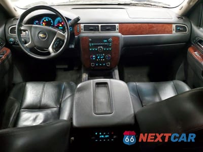 Zdjęcie 8 z 12 samochodu: 2013 CHEVROLET SUBURBAN K1500 LT VIN:1GNSKJE76DR242167 - miniatura
